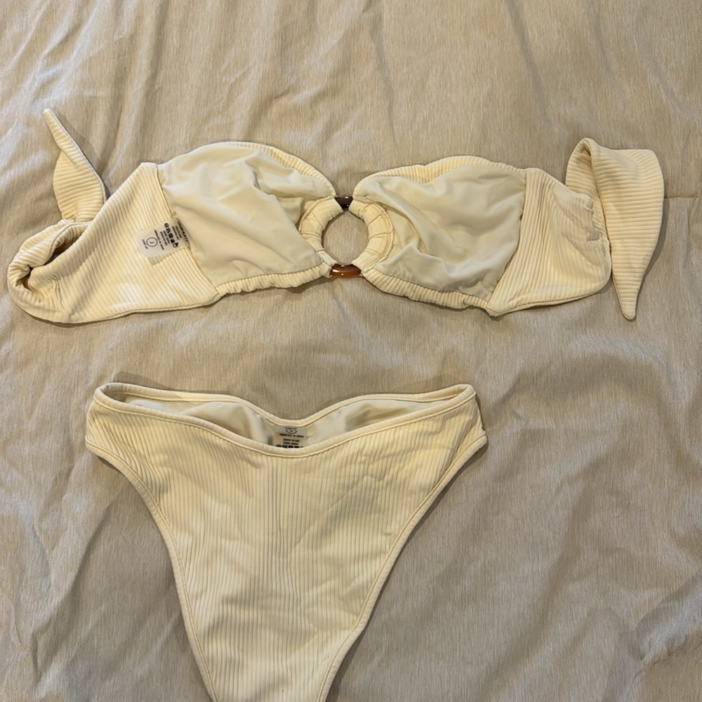 Montce Cream Ribbed Bikini Set - Picture 2 of 2